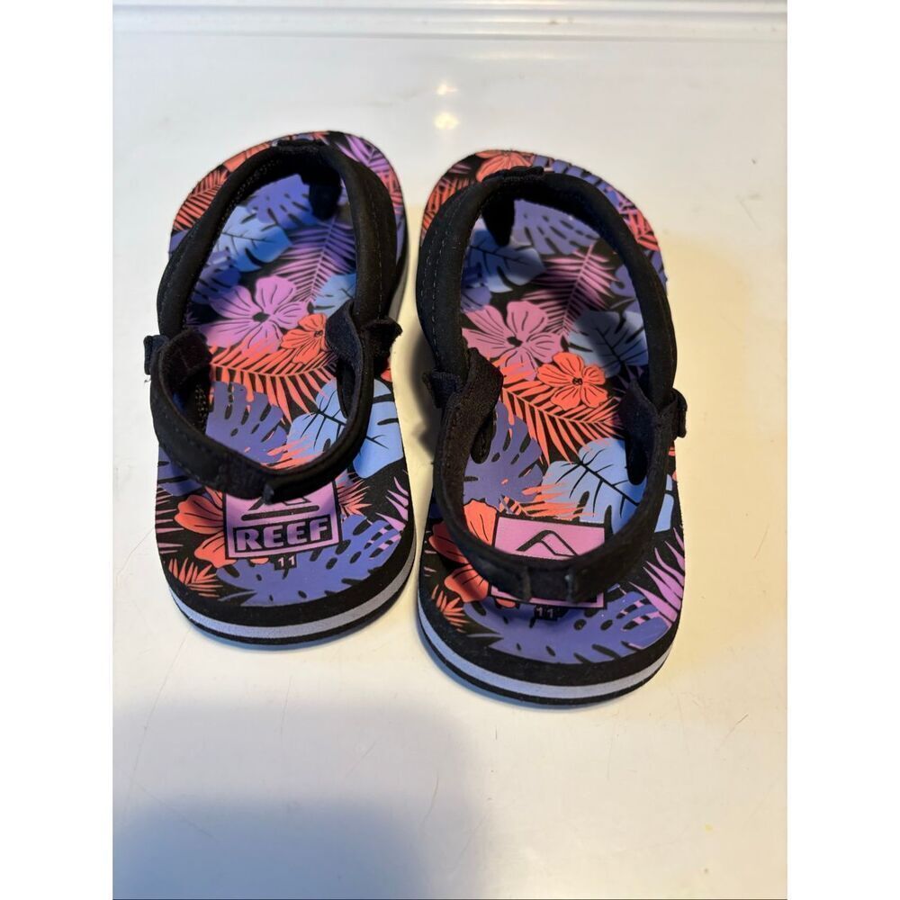 Reef Sandals - Picture 3 of 4